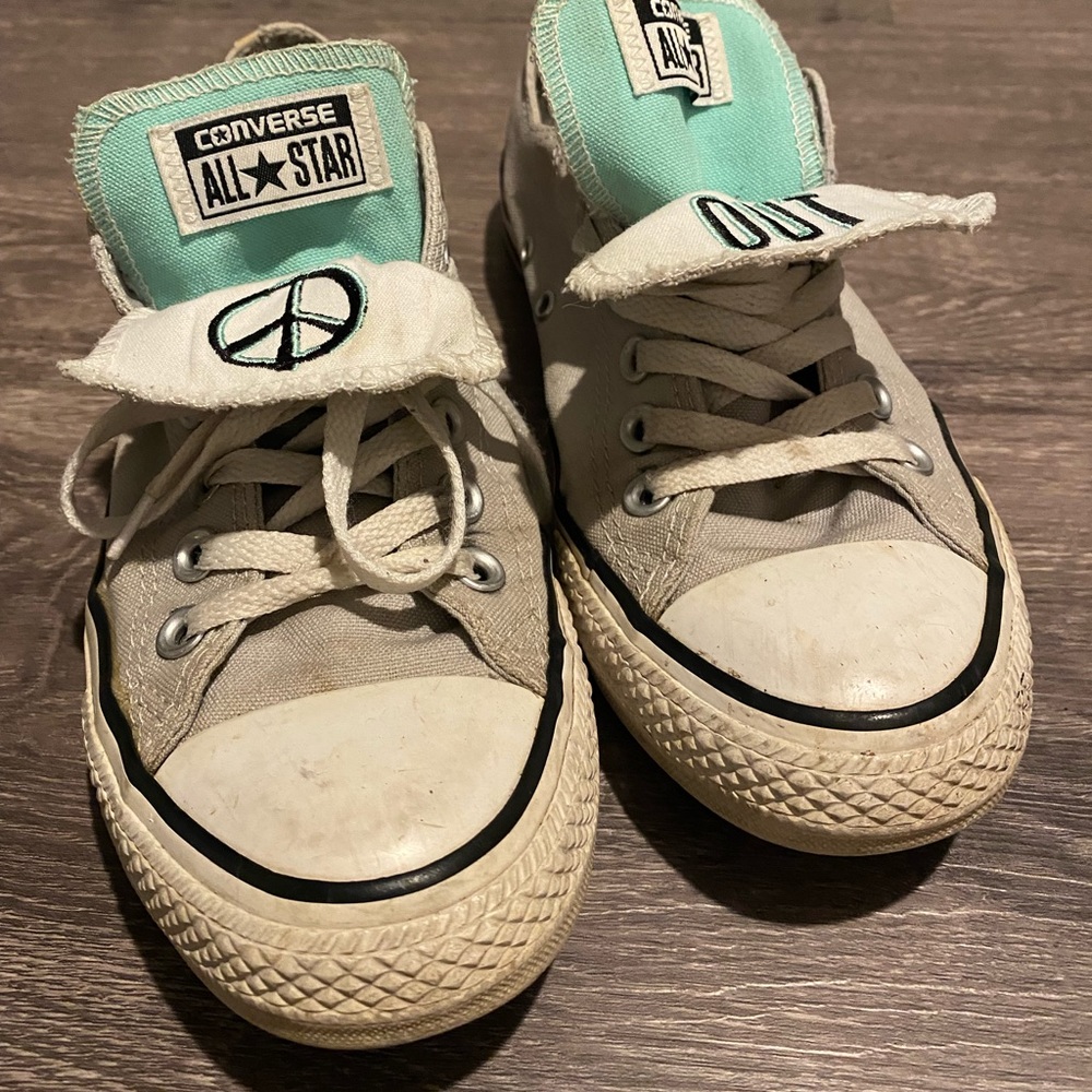 Converse shoes, size 9, double tongue, peace out